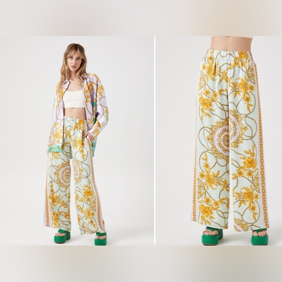 Forever 21 Pants - Forever 21 Floral & Chain Wide Leg Pant